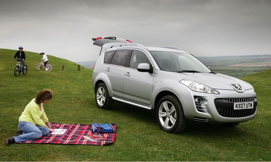  Peugeot 4007 2008 года  (фото 13 из 57)